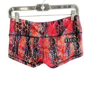 Fleo S red print short shorts